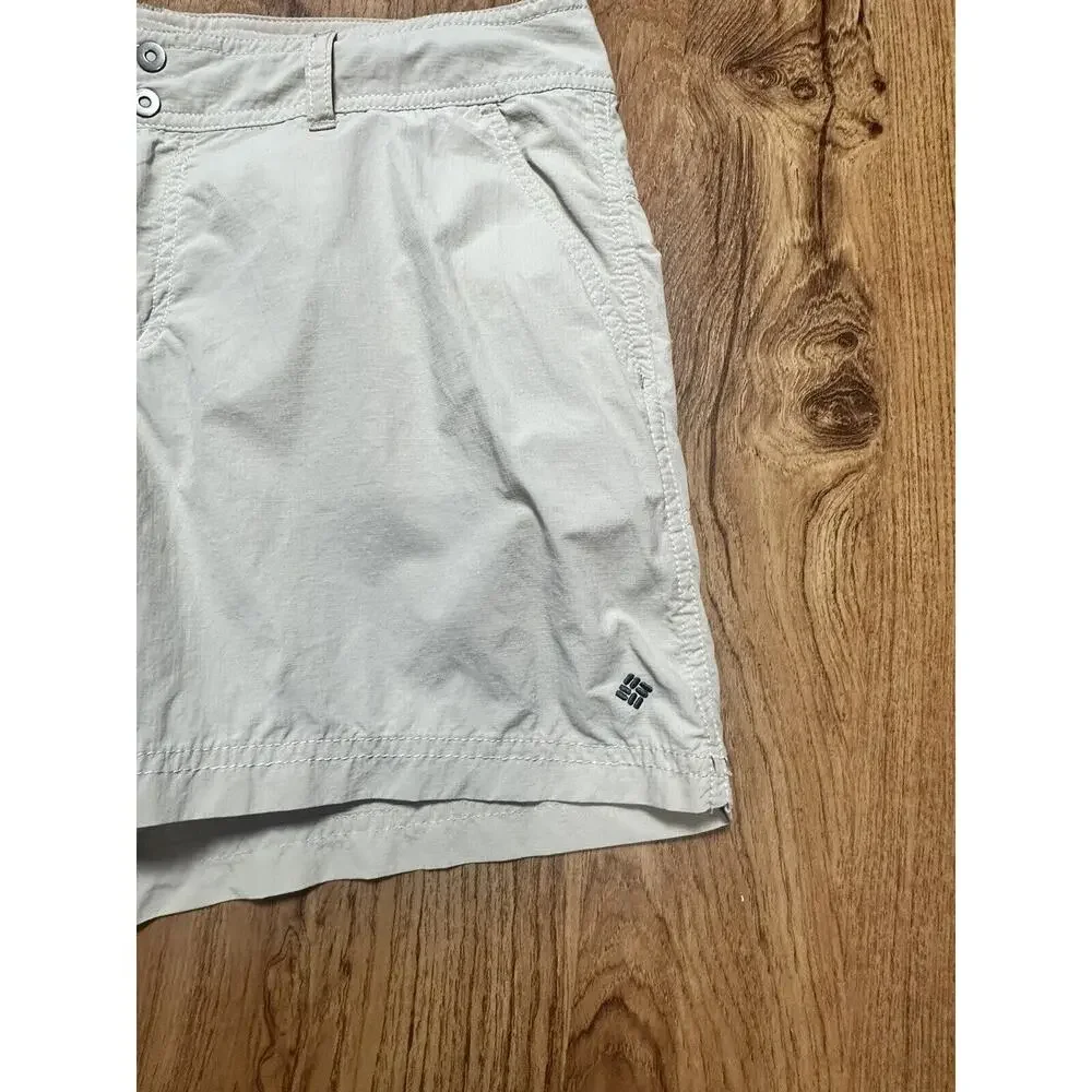 Columbia Women’s Beige Shorts Sun Protection Cargo Omni Shade Adj Waist Size 10